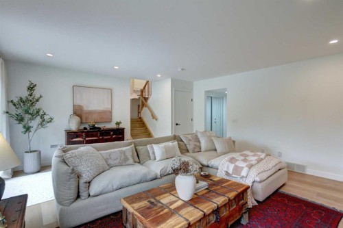 159 Aspen Circle, Strathmore, AB - Indoor Photo Showing Living Room