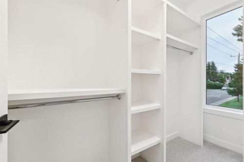 4303 30 Avenue Sw, Calgary, AB - Indoor With Storage