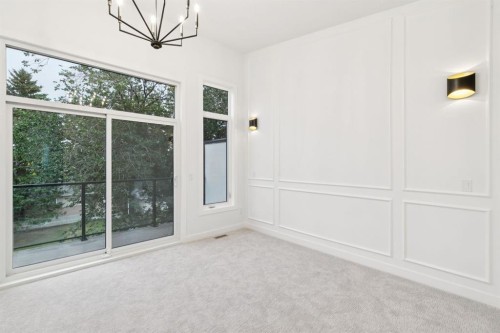 4303 30 Avenue Sw, Calgary, AB - Indoor Photo Showing Other Room