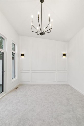 4303 30 Avenue Sw, Calgary, AB - Indoor Photo Showing Other Room