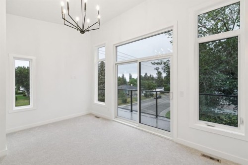 4303 30 Avenue Sw, Calgary, AB - Indoor Photo Showing Other Room