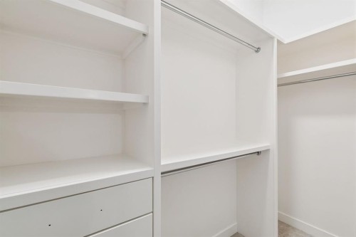 4303 30 Avenue Sw, Calgary, AB - Indoor With Storage