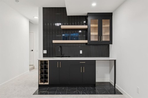 4303 30 Avenue Sw, Calgary, AB - Indoor Photo Showing Other Room