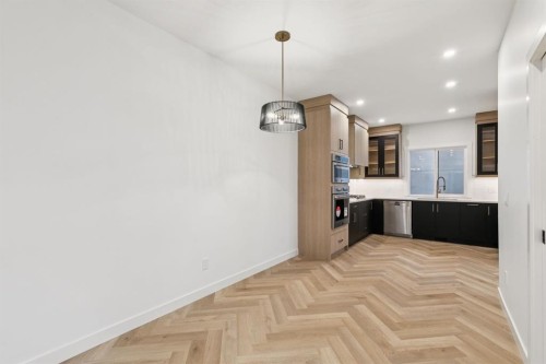 4303 30 Avenue Sw, Calgary, AB - Indoor