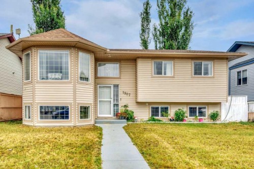 1907 Strathcona Terrace, Strathmore, AB - Outdoor