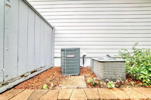 14224 Parkside Drive Se, Calgary, AB - Outdoor With Exterior