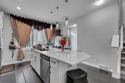 552 Redstone Drive Ne, Calgary, AB 