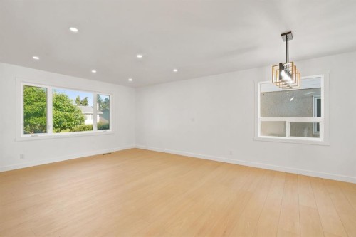19 Mardale Crescent Ne, Calgary, AB - Indoor Photo Showing Other Room