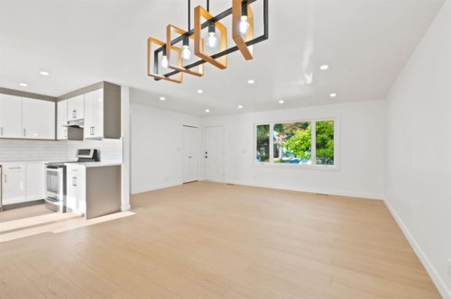 19 Mardale Crescent Ne, Calgary, AB - Indoor Photo Showing Other Room