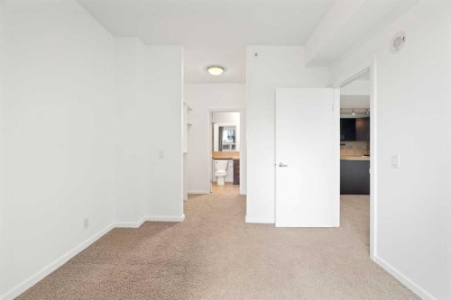 309-1410 1 Street Se, Calgary, AB - Indoor Photo Showing Other Room