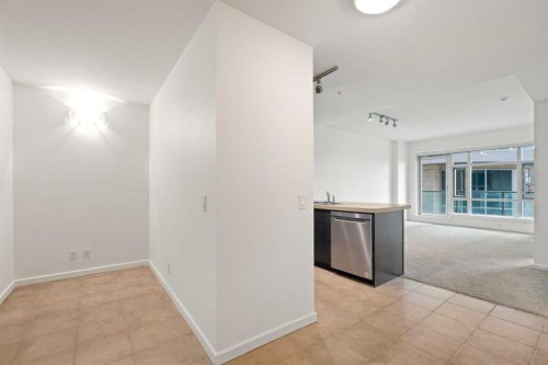 309-1410 1 Street Se, Calgary, AB - Indoor Photo Showing Other Room