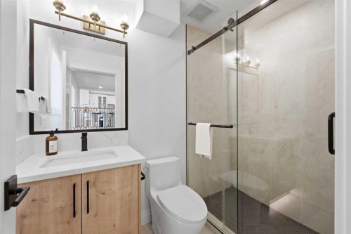 3375 Breton Close Nw, Calgary, AB - Indoor Photo Showing Bathroom