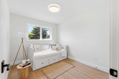 3375 Breton Close Nw, Calgary, AB - Indoor Photo Showing Bedroom