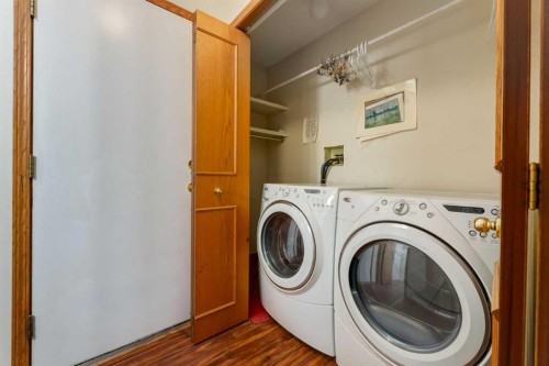 183 Edgevalley Circle Nw, Calgary, AB - Indoor Photo Showing Laundry Room