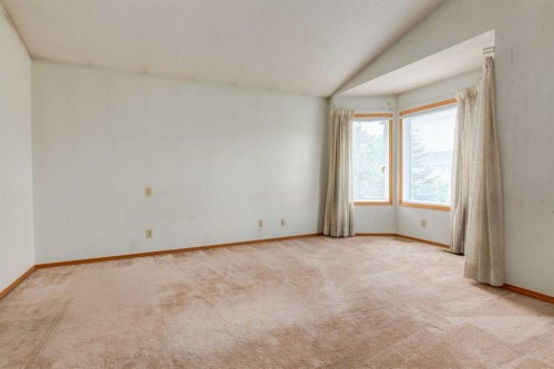 183 Edgevalley Circle Nw, Calgary, AB - Indoor Photo Showing Other Room