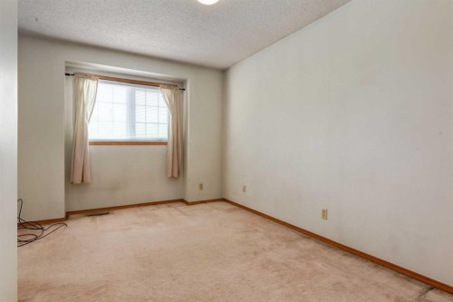 183 Edgevalley Circle Nw, Calgary, AB - Indoor Photo Showing Other Room