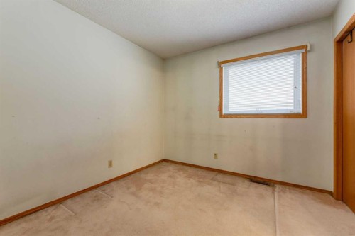 183 Edgevalley Circle Nw, Calgary, AB - Indoor Photo Showing Other Room
