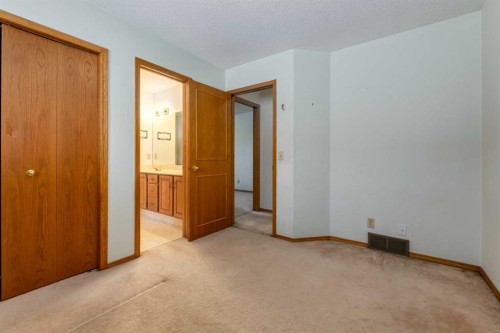 183 Edgevalley Circle Nw, Calgary, AB - Indoor Photo Showing Other Room
