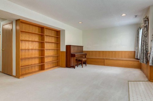 183 Edgevalley Circle Nw, Calgary, AB - Indoor Photo Showing Other Room