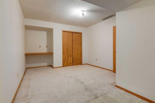 183 Edgevalley Circle Nw, Calgary, AB - Indoor Photo Showing Other Room
