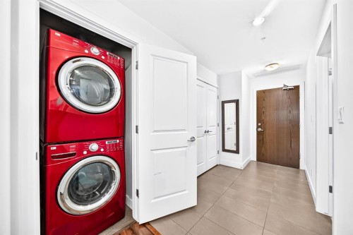 1405-99 Spruce Place Sw, Calgary, AB - Indoor Photo Showing Laundry Room