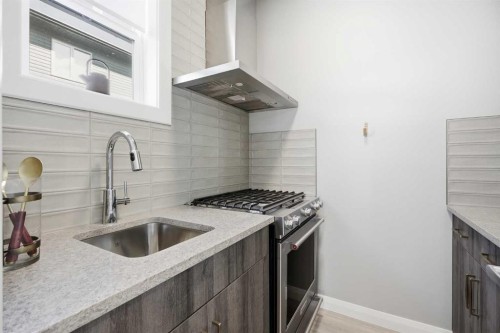 468 Dawson Circle, Chestermere, AB - Indoor Photo Showing Kitchen