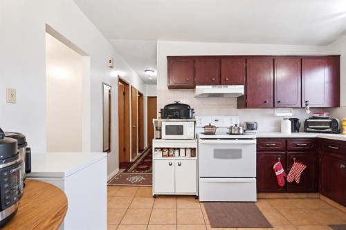 1612 24 Avenue Nw, Calgary, AB - Indoor Photo Showing Kitchen