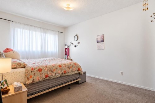1612 24 Avenue Nw, Calgary, AB - Indoor Photo Showing Bedroom
