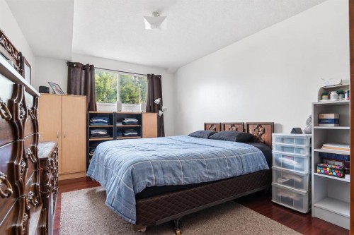 1612 24 Avenue Nw, Calgary, AB - Indoor Photo Showing Bedroom