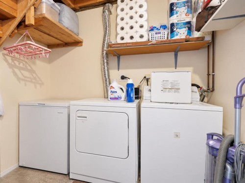 1612 24 Avenue Nw, Calgary, AB - Indoor Photo Showing Laundry Room