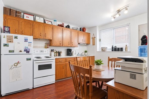 1612 24 Avenue Nw, Calgary, AB - Indoor Photo Showing Kitchen