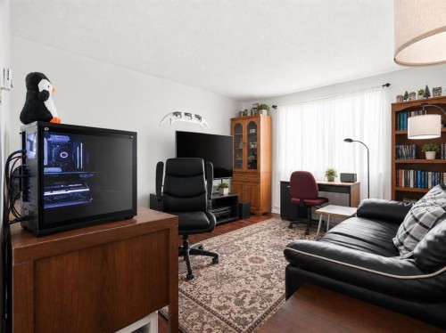 1612 24 Avenue Nw, Calgary, AB - Indoor Photo Showing Office
