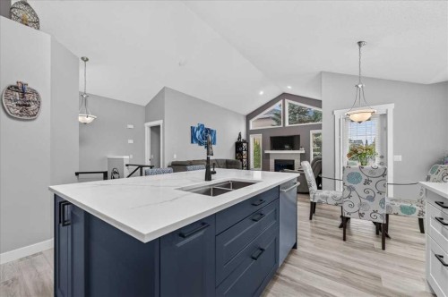 212 Cresthaven Place Sw, Calgary, AB - Indoor Photo Showing Kitchen With Double Sink