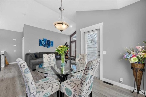 212 Cresthaven Place Sw, Calgary, AB - Indoor Photo Showing Dining Room