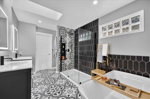 212 Cresthaven Place Sw, Calgary, AB - Indoor Photo Showing Bathroom