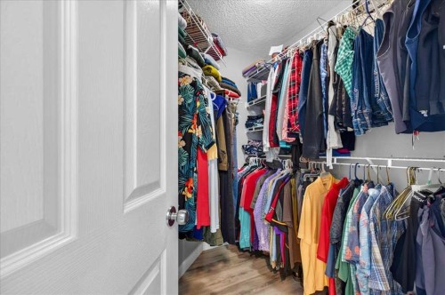 212 Cresthaven Place Sw, Calgary, AB - Indoor With Storage