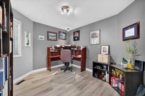 212 Cresthaven Place Sw, Calgary, AB - Indoor Photo Showing Other Room