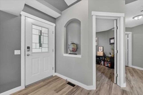 212 Cresthaven Place Sw, Calgary, AB - Indoor Photo Showing Other Room