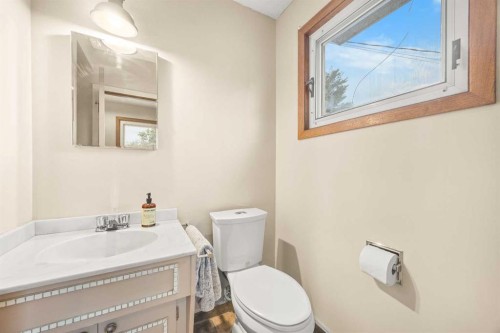 4804 Nordegg Crescent Nw, Calgary, AB - Indoor Photo Showing Bathroom
