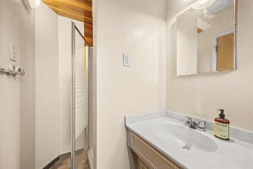4804 Nordegg Crescent Nw, Calgary, AB - Indoor Photo Showing Bathroom