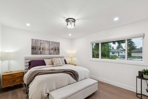 14 Butte Place Nw, Calgary, AB - Indoor Photo Showing Bedroom