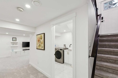 14 Butte Place Nw, Calgary, AB - Indoor Photo Showing Other Room