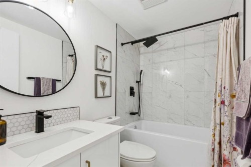 14 Butte Place Nw, Calgary, AB - Indoor Photo Showing Bathroom