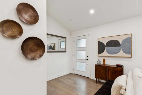 14 Butte Place Nw, Calgary, AB - Indoor Photo Showing Other Room