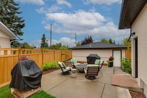 14 Butte Place Nw, Calgary, AB - Outdoor With Deck Patio Veranda