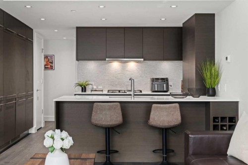 609-1025 5 Avenue Sw, Calgary, AB - Indoor Photo Showing Kitchen With Upgraded Kitchen
