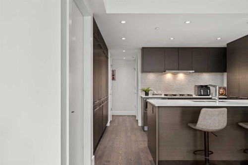 609-1025 5 Avenue Sw, Calgary, AB - Indoor Photo Showing Kitchen With Upgraded Kitchen