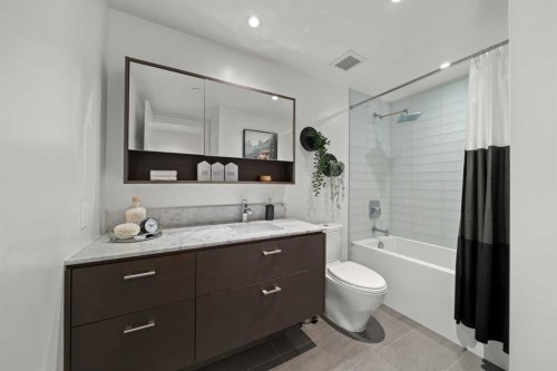 609-1025 5 Avenue Sw, Calgary, AB - Indoor Photo Showing Bathroom