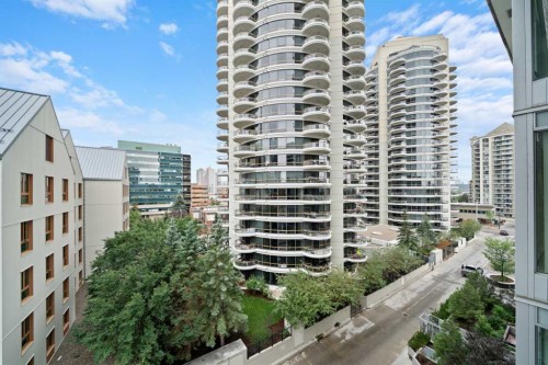 609-1025 5 Avenue Sw, Calgary, AB - Outdoor With Facade