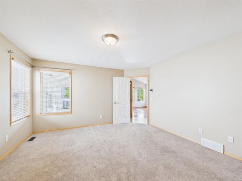 181 Panamount Hill Nw, Calgary, AB - Indoor Photo Showing Other Room